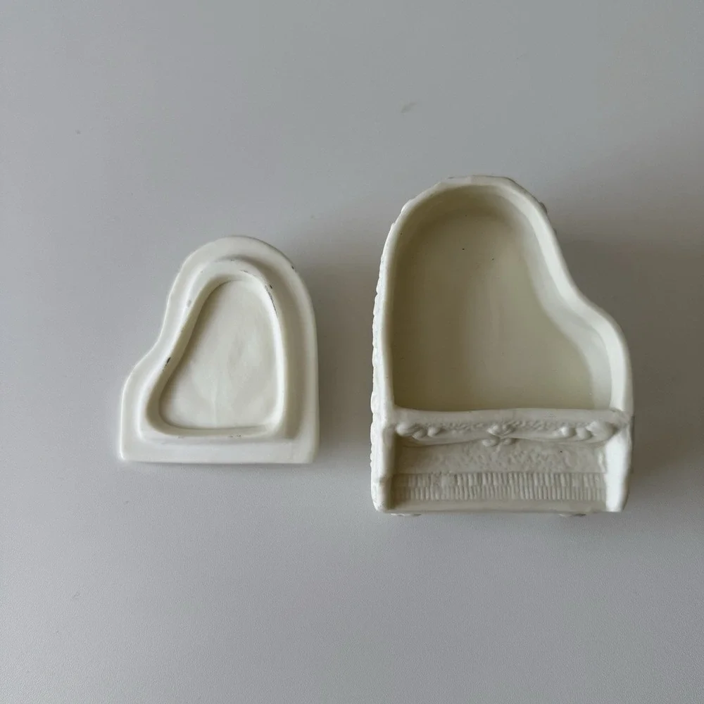 Cornerstone Creations White Ceramic Grand Piano Yellow‎ Roses Trinket Box 2001